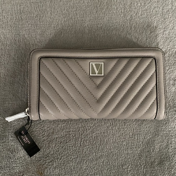Victoria’s Secret Grey Wallet - Picture 6 of 7